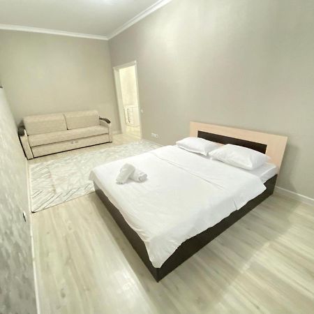 Whitehome In Panorama Park Astana Ngoại thất bức ảnh